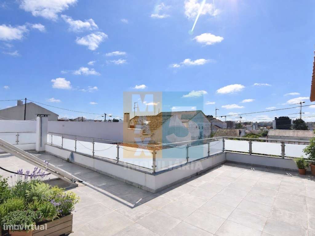 Moradia com 2 terraços em zona calma - Montijo-45