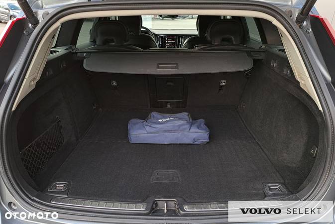 Volvo V60 Cross Country - 27