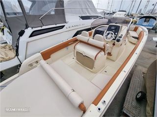 Invictus Yachts 280 SX