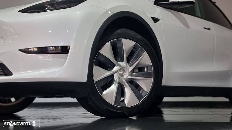 Tesla Model Y Long Range Dual Motor AWD - 5