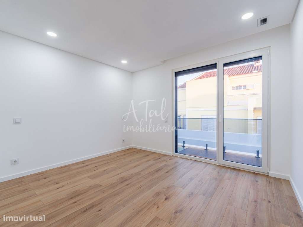 Moradia V4 com piscina em Azeitão-50