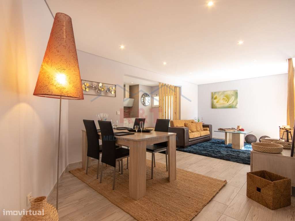 T2 remodelado na 1ª linha da Praia da Rocha-4