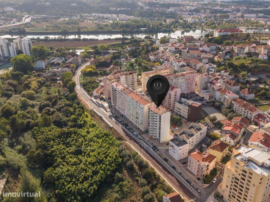 Apartamento T4 com Garagem | Rua Sanches da Gama, Coimbra-0