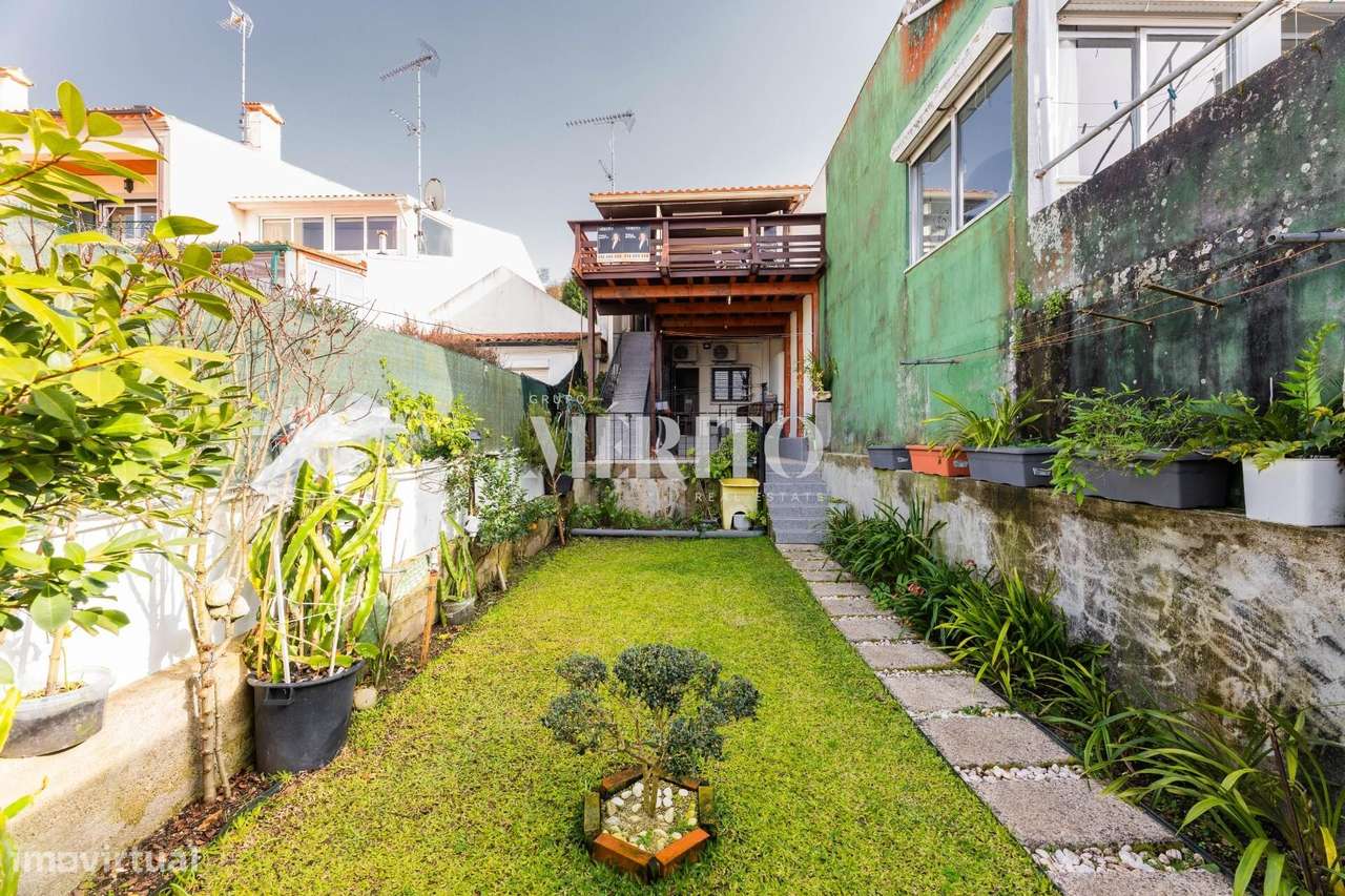 Moradia com Alojamento Local-23