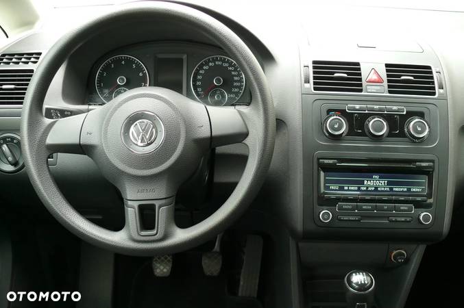 Volkswagen Touran - 11