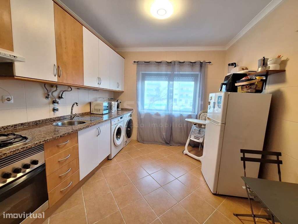 Apartamento T3 com 152 m2, com parqueamento na garagem localizado n...-19