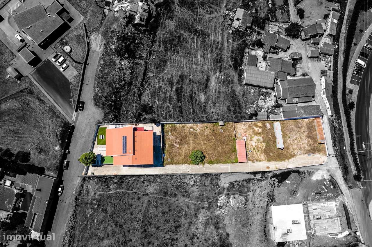 Moradia Espaçosa com Terreno, Vista Desafogada e Excelente Conforto-20