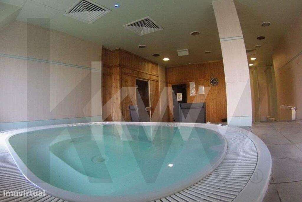 Loja com 1000m2 arrendada a um ginásio em Corroios, Seixal, para inves - Grande imagem: 5/23