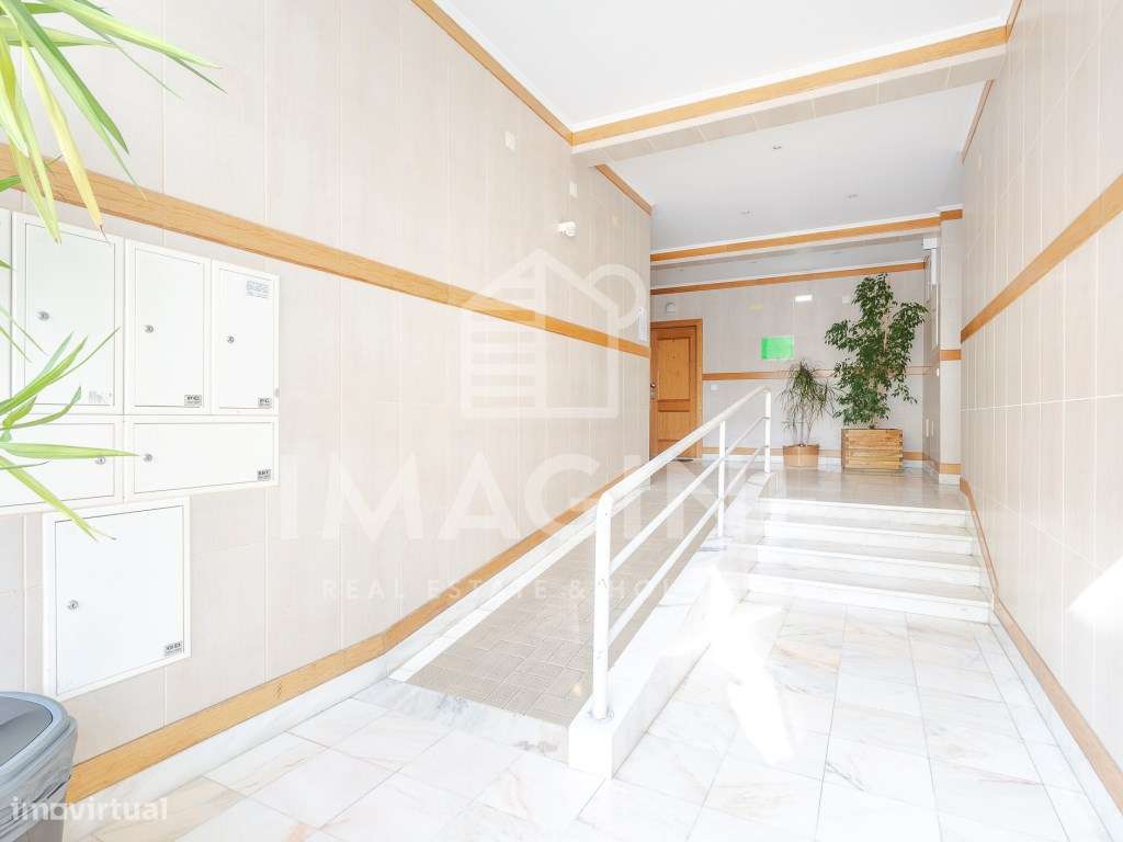 Apartamento T1 com excelentes áreas e parqueamento exterior privado...-22