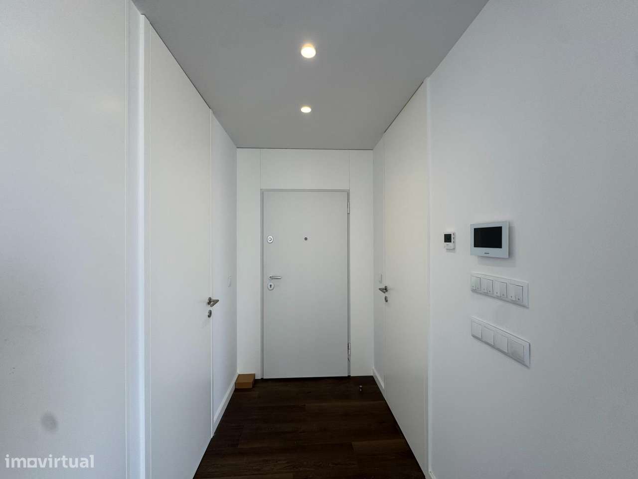 Apartamento T4 Novo (com Terraço e Centro Cidade)-45