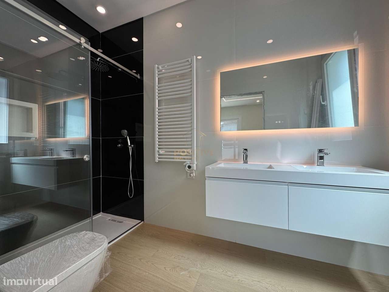 Nova Moradia T4 com Piscina na Vila de Azeitão-10