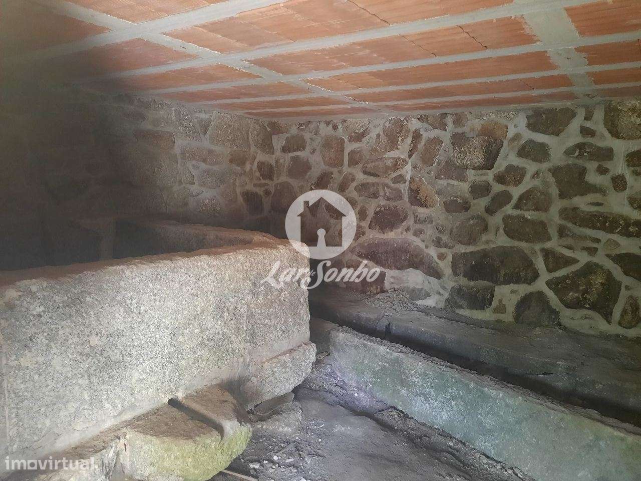 Moradia em Pedra para Restaurar em Moreira do Rei, Fafe-10