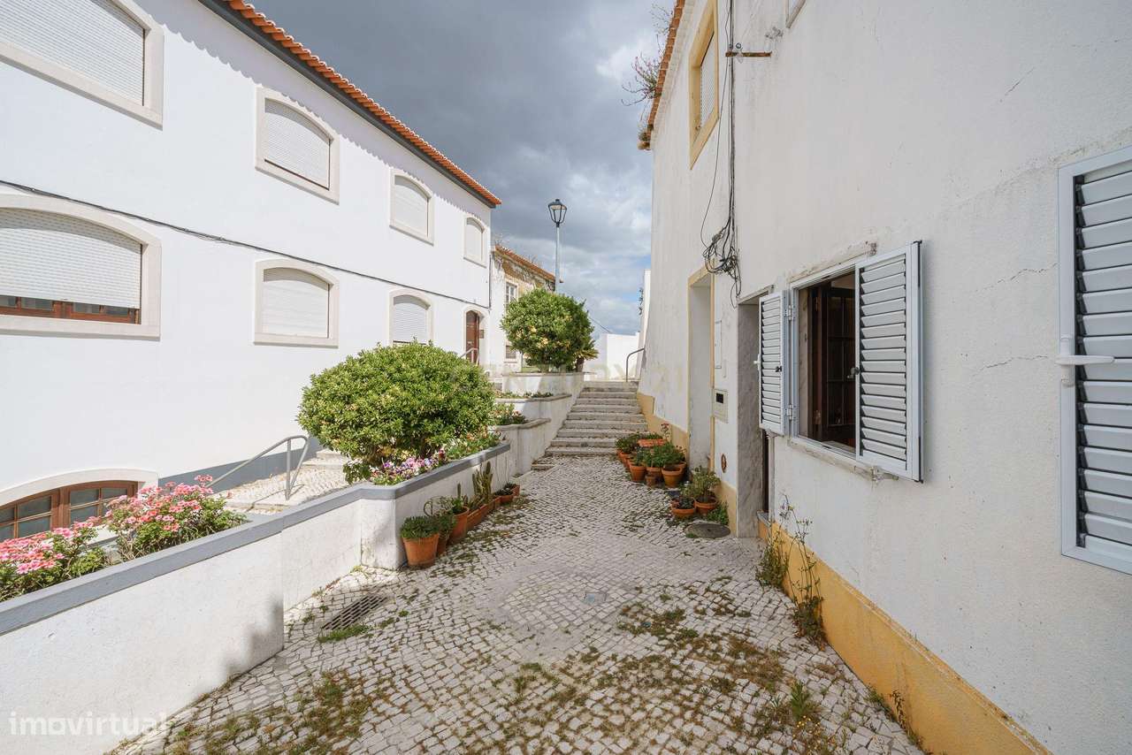 Oportunidade: Moradia com Potencial de Reabilitação em Zona Histórica-31