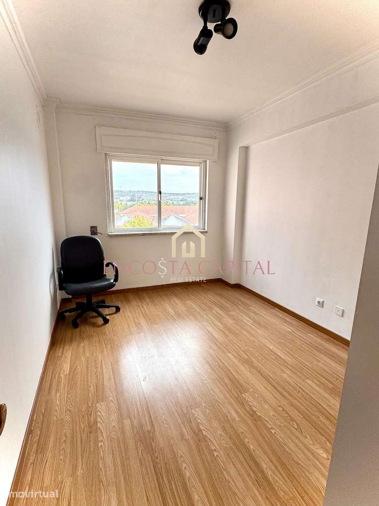 APARTAMENTO T2 QUELUZ C/ARRECADAÇÃO-7