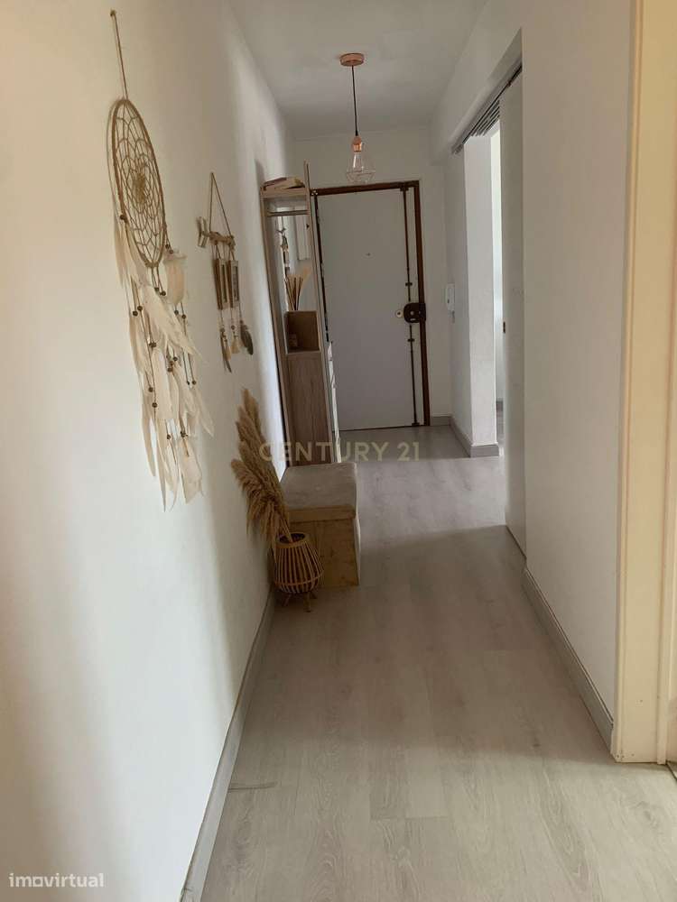 Apartamento Renovado T2 em Casal de Cambra, Sintra - Grande imagem: 4/13
