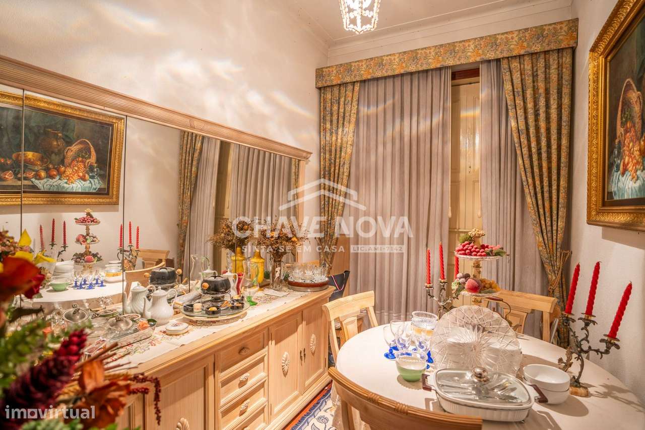 Moradia Isolada T5  no Porto-10