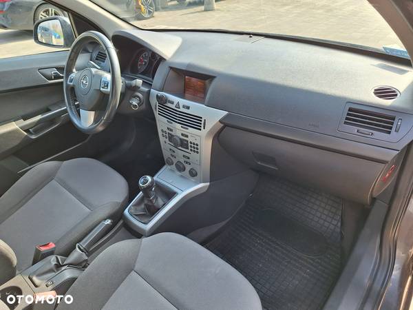 Opel Astra III 1.6 Cosmo - 17