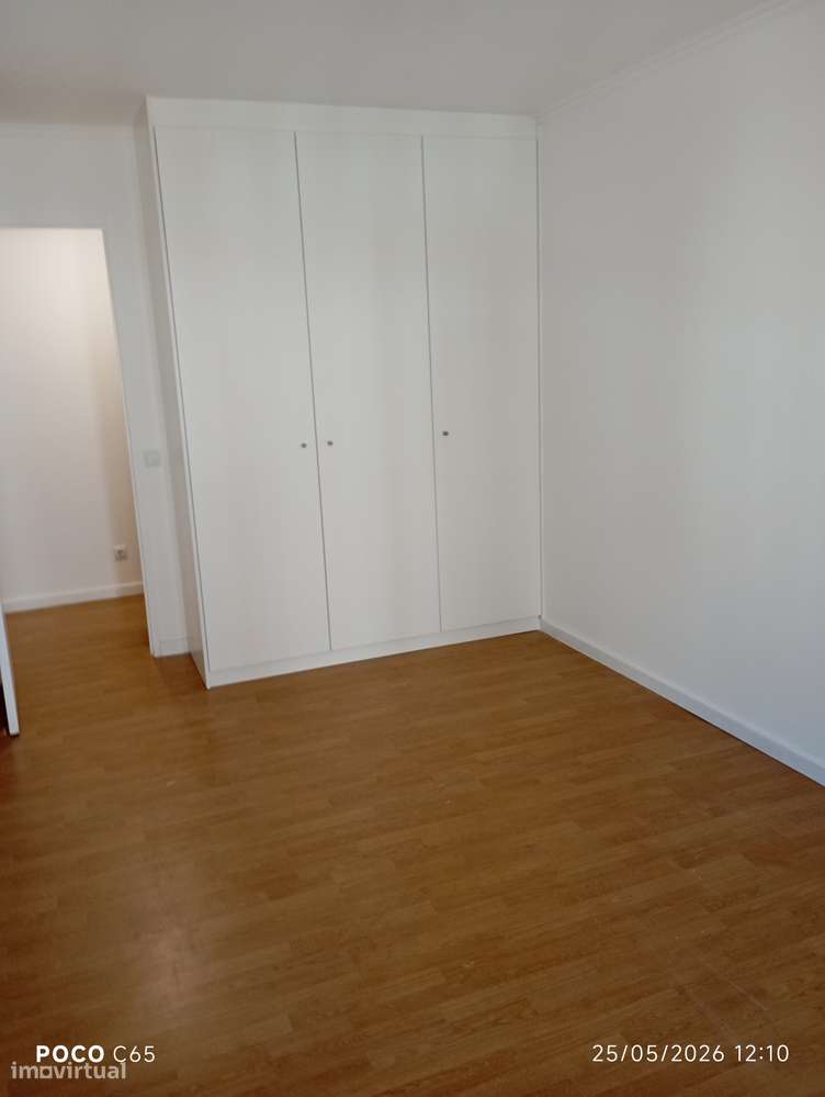 T2 com garagem, elevador e eficiência energética B--10