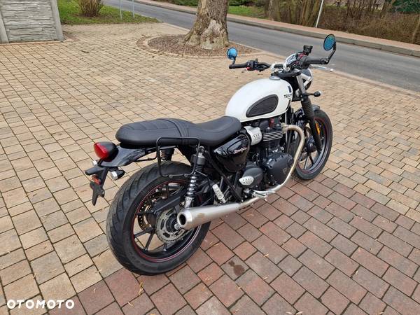 Triumph Street Twin - 13