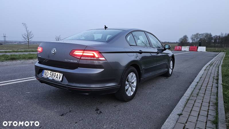 Volkswagen Passat 2.0 TDI BMT Trendline - 2