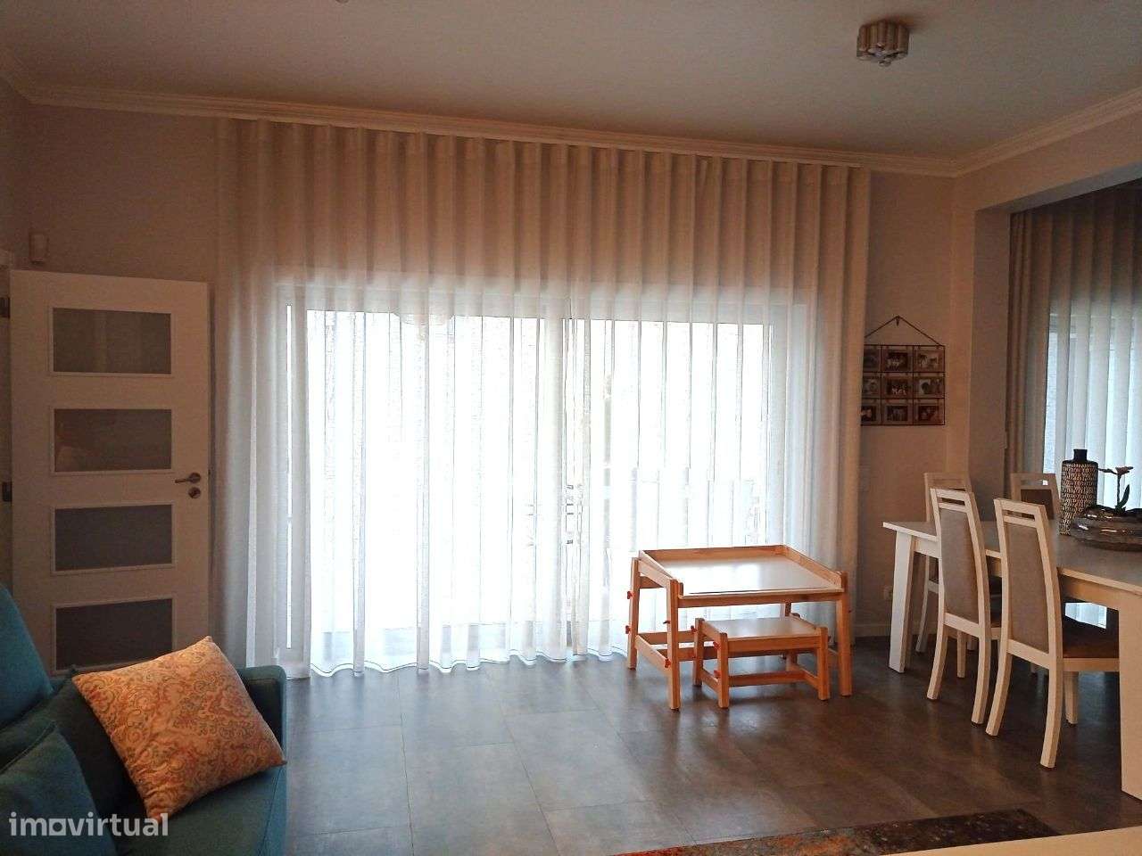 Moradia T3+1 no centro de Pataias-3