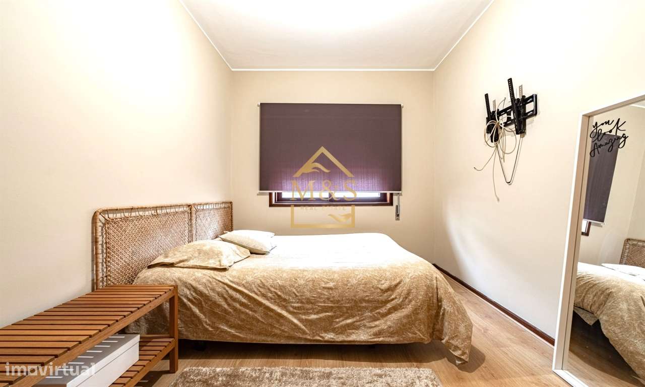 Apartamento T4 Remodelado, Terraço com 100m2,a 500Mts do Metro - Porto-15