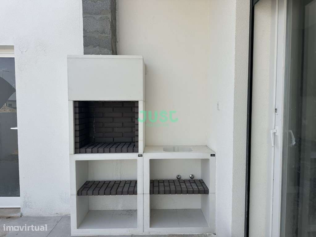 Moradia. térrea, isolada, T3 com 2 suítes, piscina e garagem em Aze... - Grande imagem: 5/30