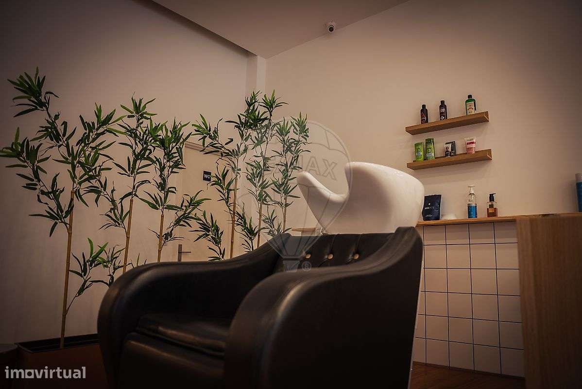 Trespasse de Barbearia em pleco centro de Braga-12