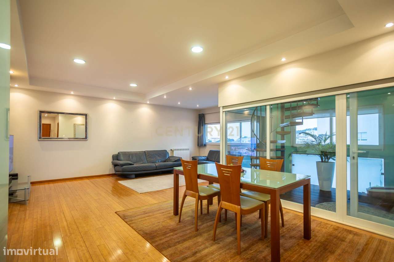 Um Apartamento com Alma de Moradia ; T3+1 + Terraço de 143 m²-11