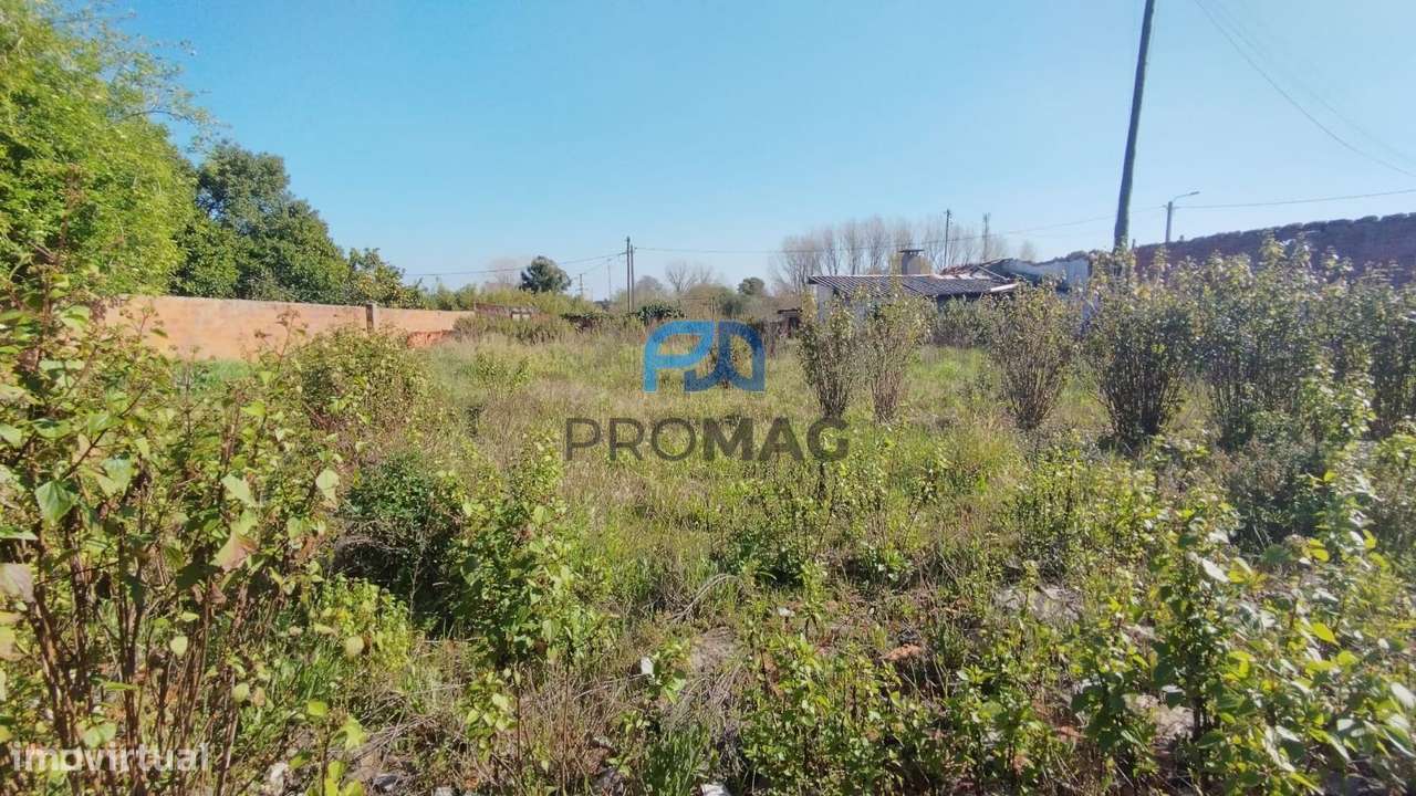 Oportunidade Única em Ovar: Terreno Urbano 1.282 m² com Armazém Ruína-11