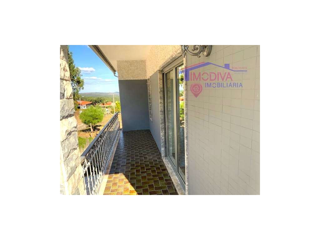 Moradia T3 com garagem e Terreno com 1850 m2 em Arega, Figueiró dos...-32