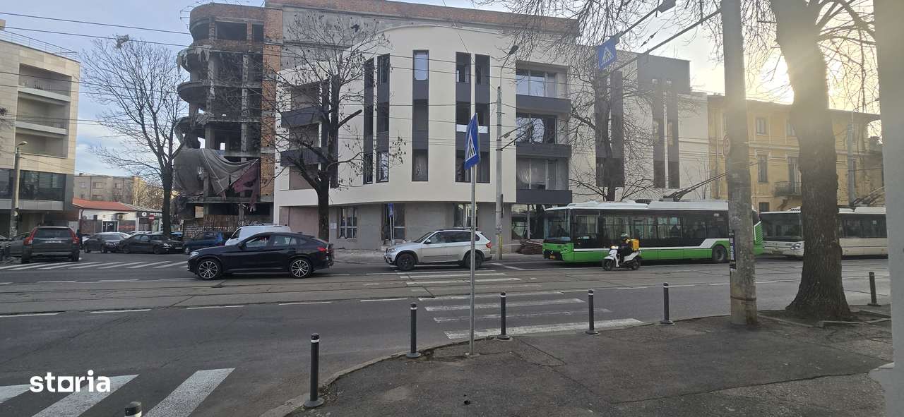 Central , Comercial/ Birouri ,Vand / Închiriez  partial/total ,P+3 - Imagine principală: 4/7