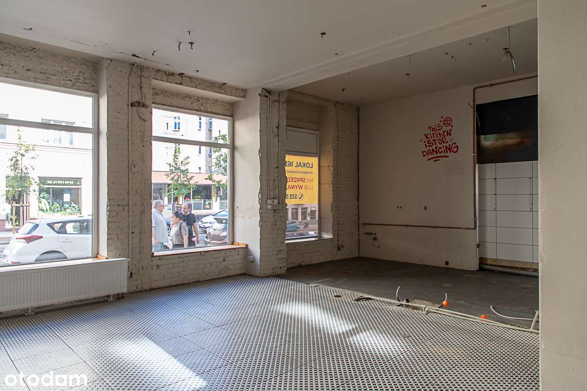 Lokal na parterze z 4 dużymi witrynami w zabytkowej kamienicy-7