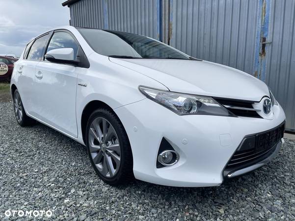 Toyota Auris - 1