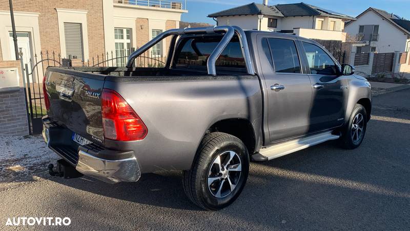 Toyota Hilux 4x4 Double Cab A/T Style - 6