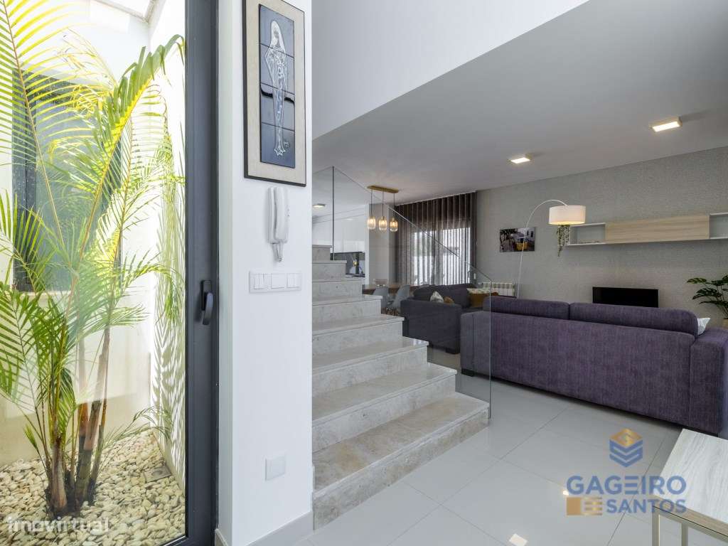 Moderna moradia T3 com piscina privativa-6