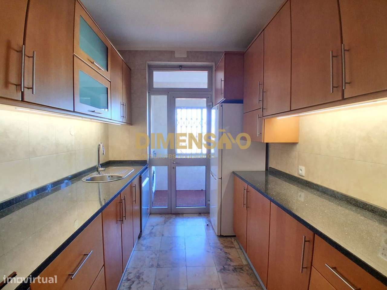 Arrendamento T4 em Matosinhos Sul  Junto ao Metro e à Praia DCI154 - Grande imagem: 4/25