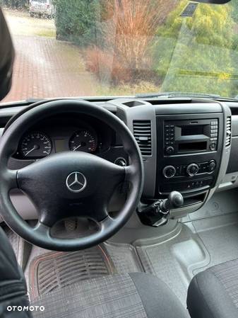 Mercedes-Benz Sprinter - 14