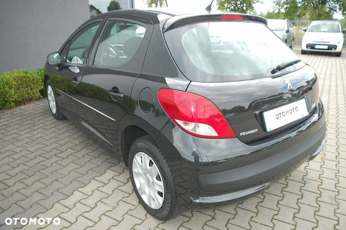 Peugeot 207 - 12