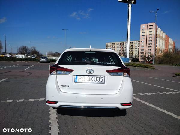 Toyota Auris 1.6 Premium - 4