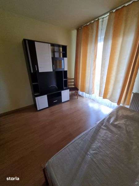 Inchiriez apart 3 camere/Etaj intermediar/ Parcare/57mp/ Sub Cetate - Imagine principală: 5/6