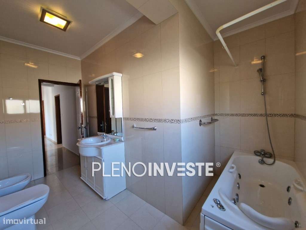 Moradia V3 com Garagem em Vale Milhaços-10