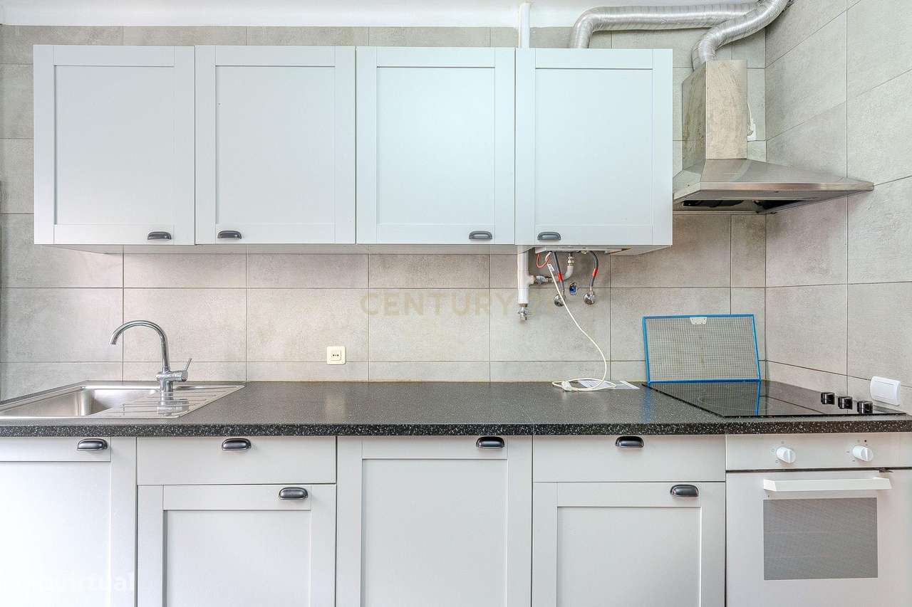 *Oportunidade: Apartamento T2 Remodelado na Baixa de Faro!*-15