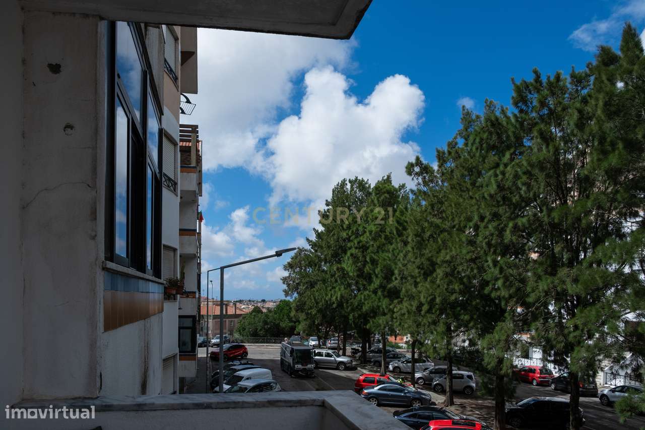 T2 Remodelado na Tapada das Mercês - Sintra-14