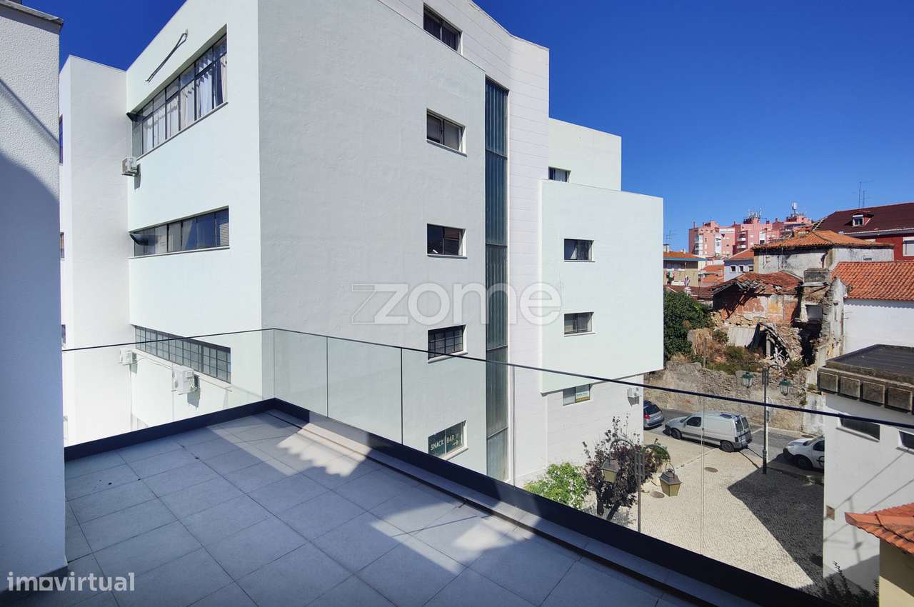 Apartamento T5 Novo em Sacavém-37