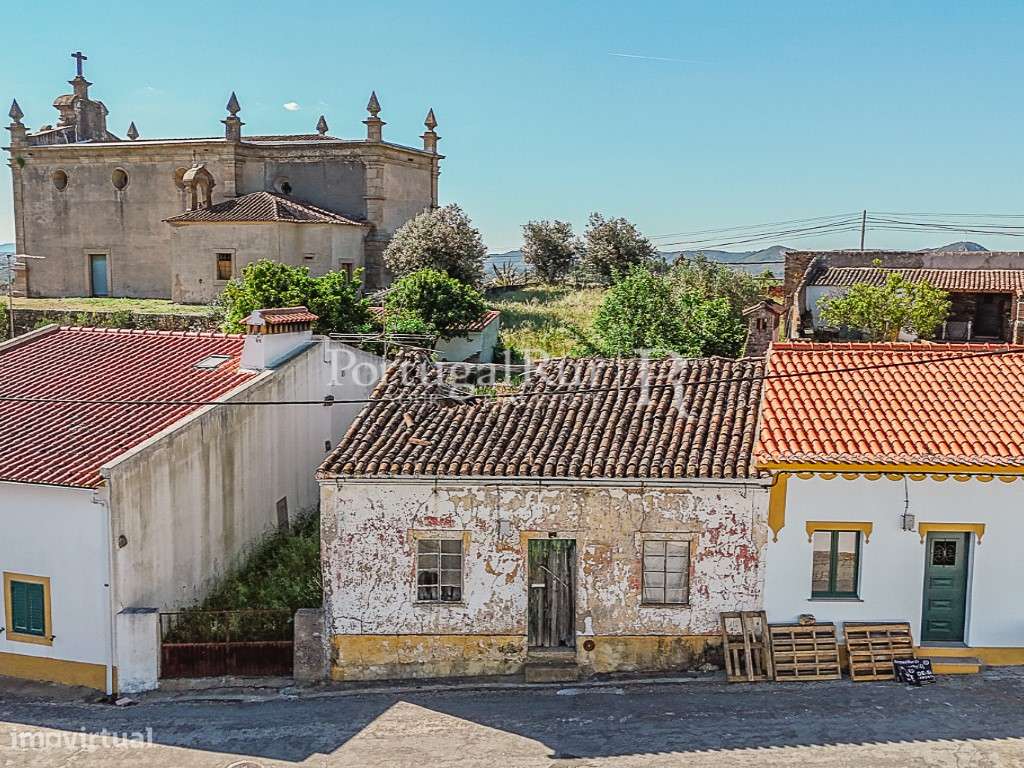 Casa Tradicional no Alto Alentejo com Quintal e Garagem - Grande imagem: 2/33