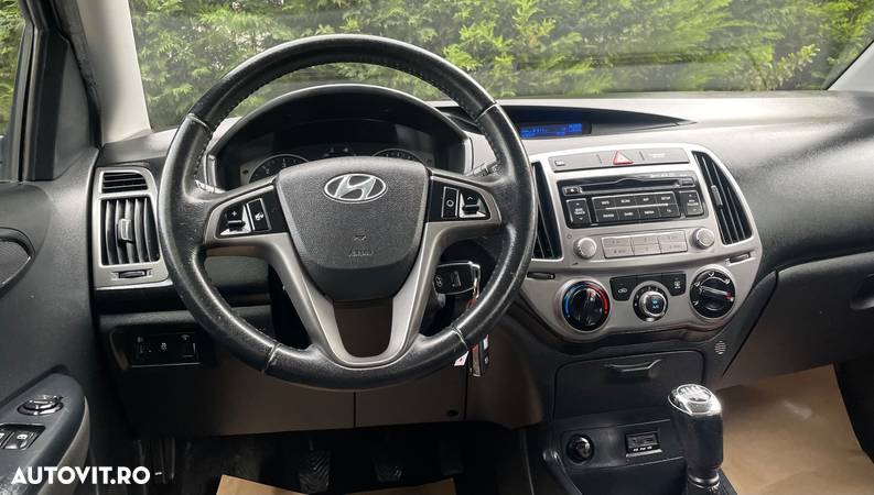Hyundai i20 1.1 CRDi Style - 31