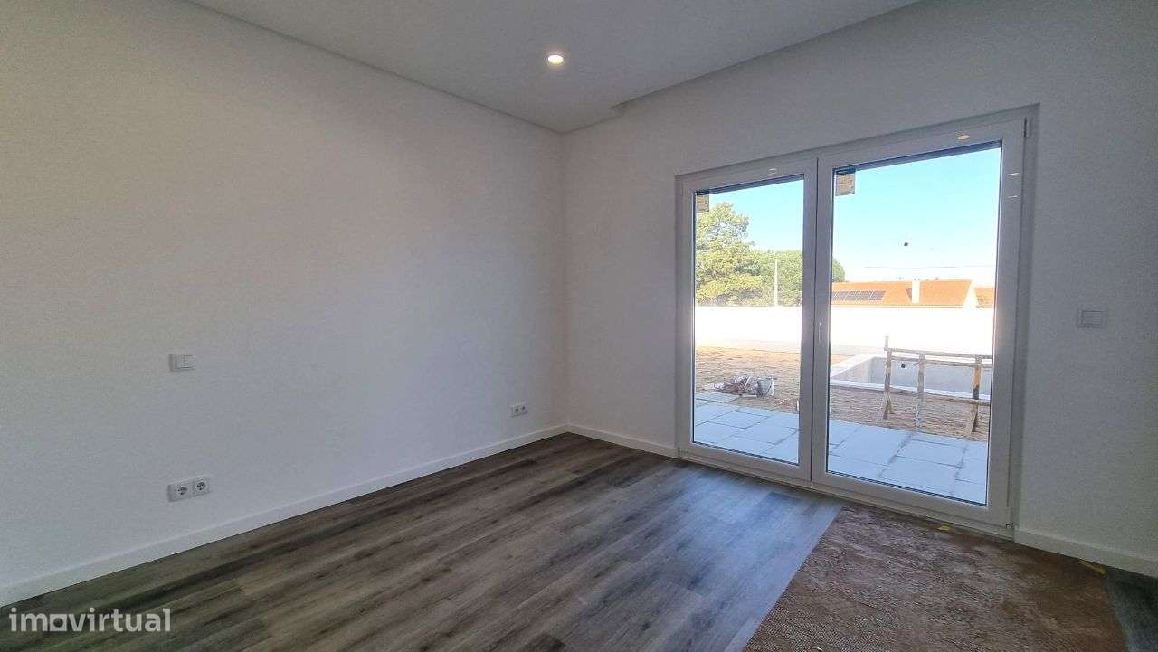 Moradia Térrea, com piscina – Azeitão-13