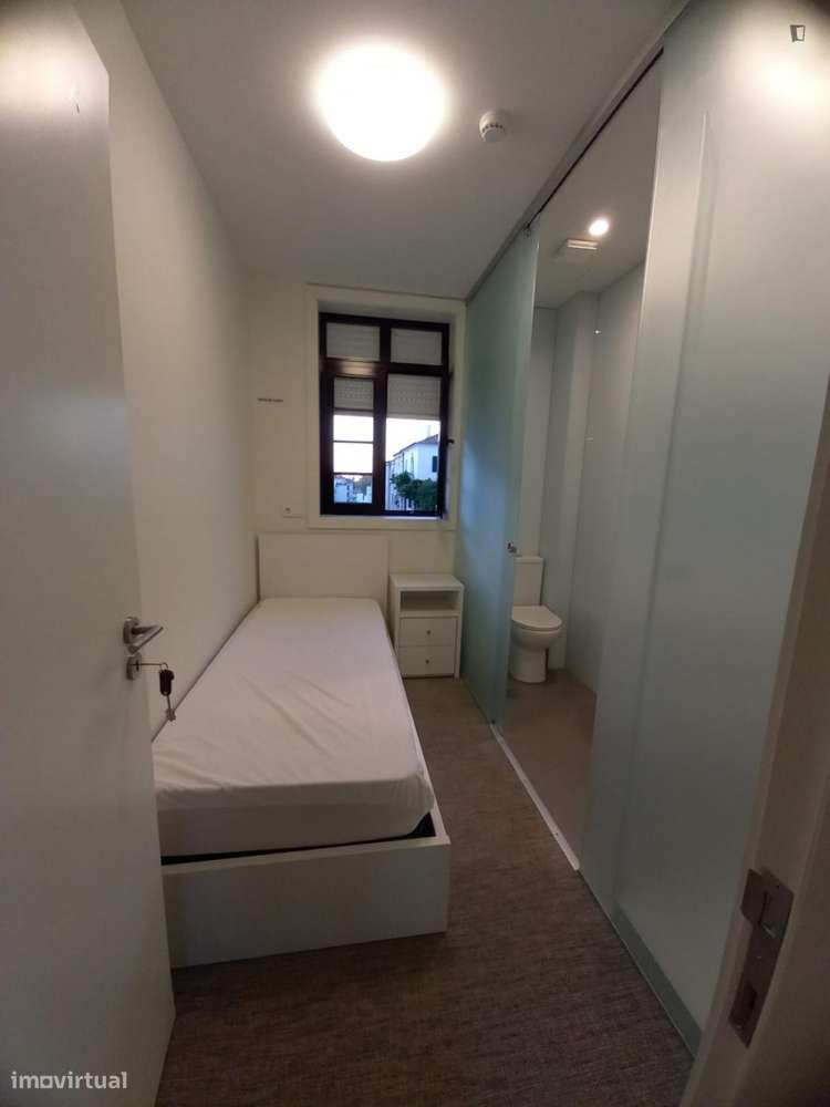 Quarto - localizado em Paranhos Porto - Grande imagem: 3/10
