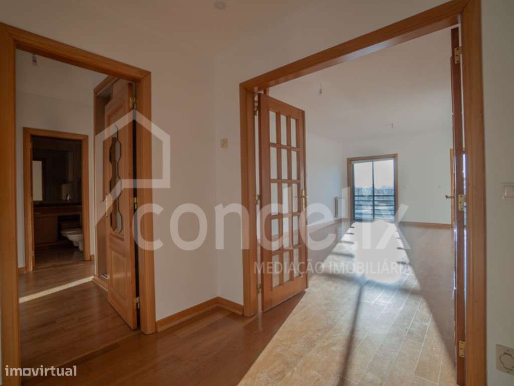 Apartamento T5 duplex no Alto dos Moinhos - Grande imagem: 4/31